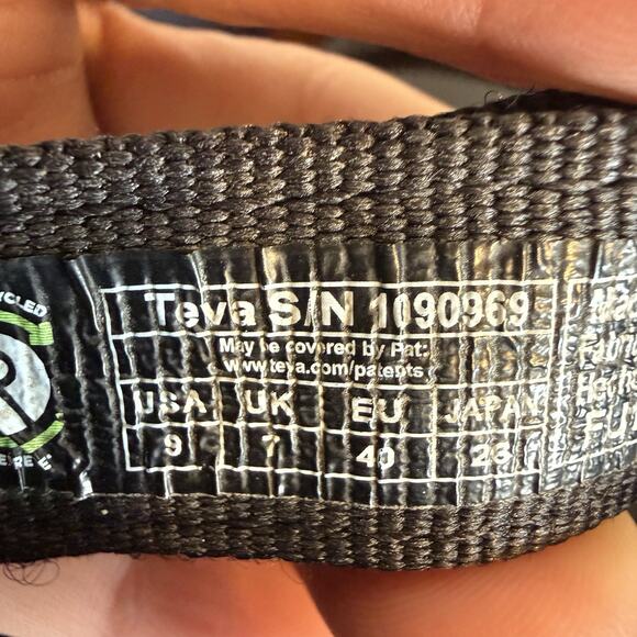 Teva Midform Universal sandals in black Size 9 Adjustable & Versatile Outdoor - Picture 8 of 9